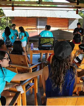 Taller de Mar de Sueños con jóvenes de la costa