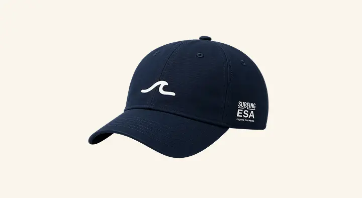Gorra azul marino de Surfing ESA con el ícono de la ola