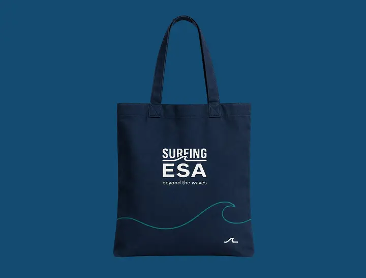 Tote bag azul marino de Surfing ESA con el logo